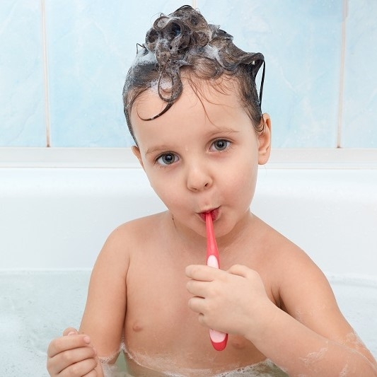 Những điều cơ bản của việc đánh răng và chăm sóc răng cho bé