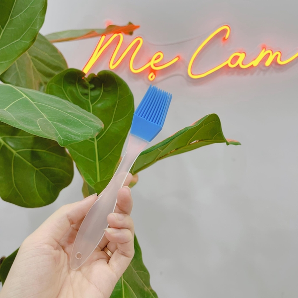 Bộ khuôn bánh 4 hình kèm cọ hình con vật