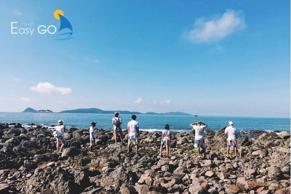 Tìm Hiểu Về Bãi Đá Tình Yêu Quan Lạn - Điểm Du Lịch Lãng Mạn ở Quảng Ninh