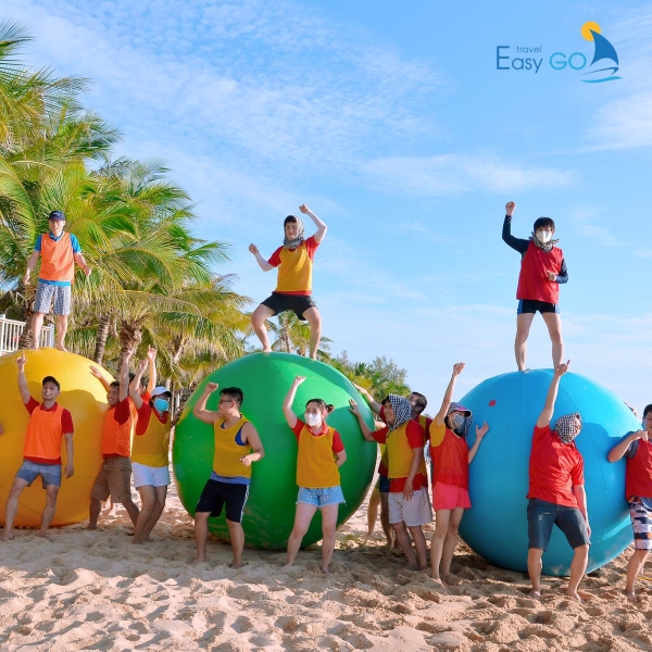 Trò chơi team building bãi biển chuyển động không ngừng