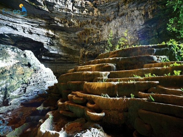 Vẻ đẹp huyền bí ít người biết của hang Tiên Sơn