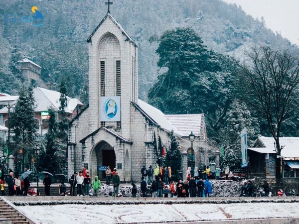 Sapa khoác lên mình một vẻ đẹp thơ mộng của sương mù khi vào mùa đông