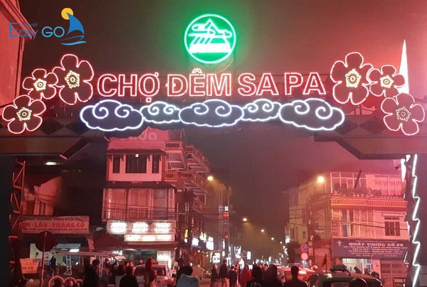 Chợ đêm Sapa là địa điểm được giới trẻ ưa thích