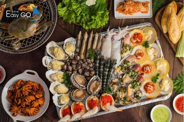 Thưởng thức đặc sản nổi tiếng tại Eo Gió Quan Lạn