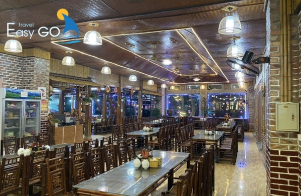 Thực đơn nhà hàng đa dạng và phong phú được chế biến độc đáo, tỉ mỉ giữ trọn hương vị và tinh túy Tây Bắc.