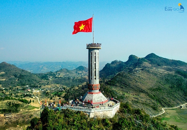 Biểu tượng của Hà Giang - cột cờ Lũng Cú