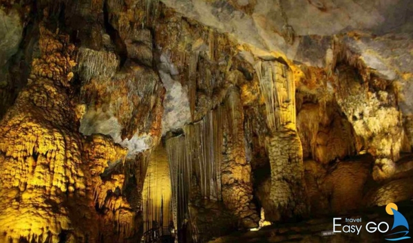 Vẻ đẹp của những khối nhũ đá được ví như kiệt tác nghệ thuật