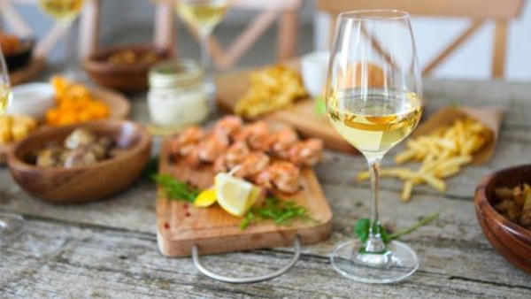 Những vấn đề về sức khỏe liên quan đến việc uống rượu vang