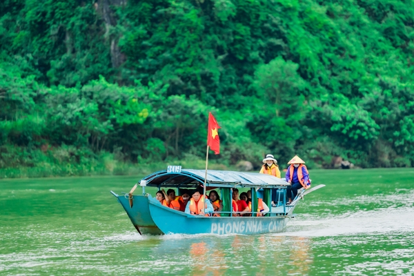Tour khám phá Động Phong Nha - Thung lũng Hava 1 ngày