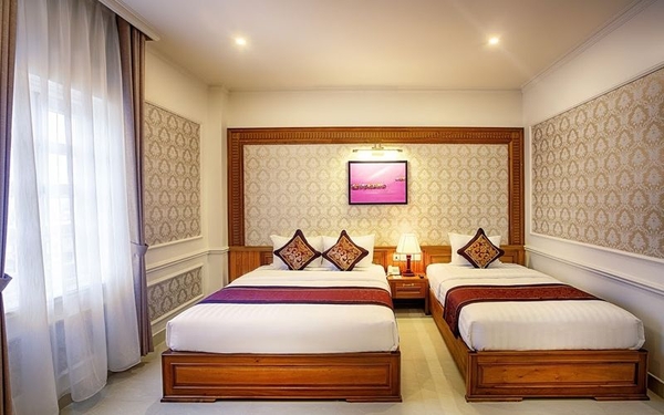 Khách sạn River Side Quảng Bình