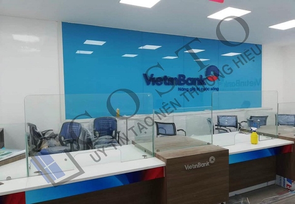 Mẫu kính sơn màu