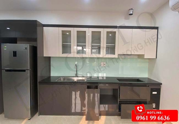 thi công kính ốp bếp trọn gói