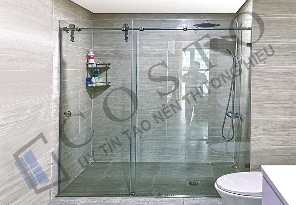 Vách kính nhà tắm cửa lùa