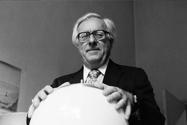 Ray Bradbury là ai: thân thế & sự nghiệp