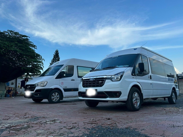Xe phục vụ nhóm và gia đình