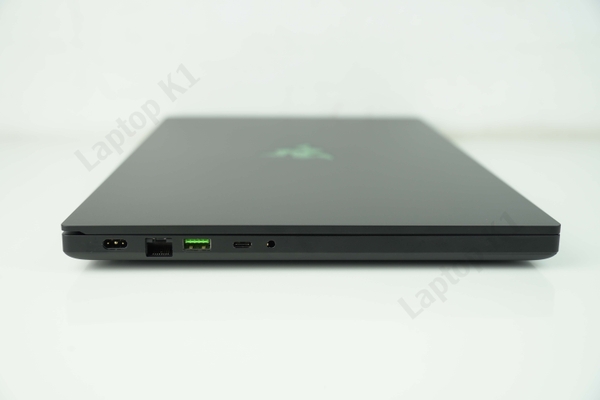 Razer Blade 15 Base 2020 - Core i7 10750H GTX1660Ti 15.6inch FHD 120Hz