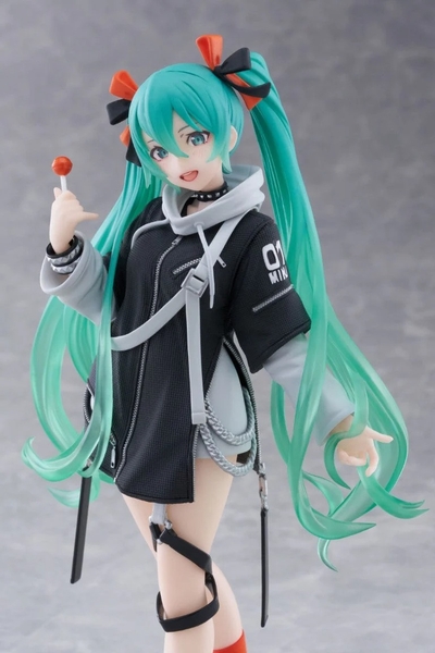 Mô hình Anime Hatsune Miku - Vocaloid - Hatsune Miku Fashion Series - Punk (Taito) Chính Hãng