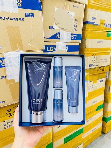Set sữa rửa mặt Ohui chống lão hóa + combo mini 3sp