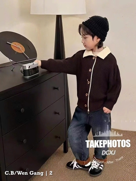 Áo len Cadigan có cổ nâu, kem bé trai