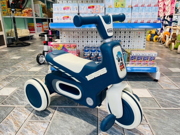 Xe đạp 3 bánh gấu panda có nhạc có đèn, dành cho bé