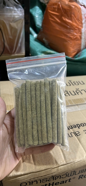 Bánh Cỏ Yee Cho Thỏ, Bọ Ú, Chinchilla, Hamster Thành Phần Từ 7 Loại Cỏ Giàu Chất Xơ
