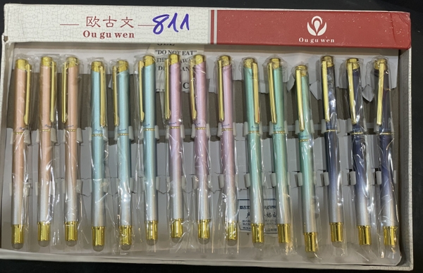 Bút Máy Bơm Mực và Ống Mực Xóa Được 811 (15 Cây/Hộp)