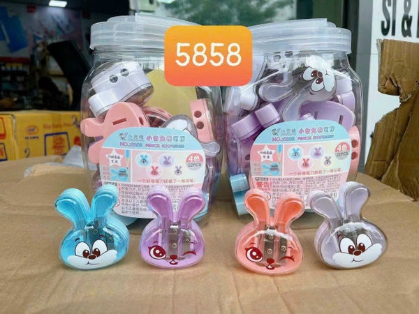 Chuốt Hình Con Thỏ 5858 (22 Cái/Lon) (24 Lon/Thùng)