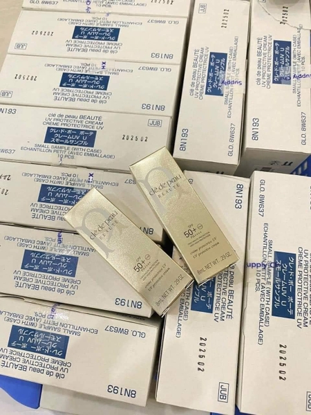 Combo 3 tuýp Kem chống nắng Cle de Peau UV cream SPF 50+ 8ml