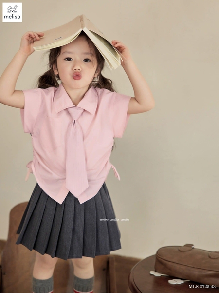 Set Melisa áo sơ mi hồng cà vạt mix chân váy xếp li kaki ghi