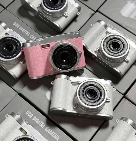 Máy ảnh CCD Digital camera 3 màu Hồng, Trắng, Đen