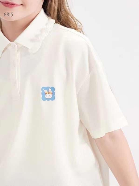 Áo dáng polo hãng DMQ thêu logo thỏ 2 màu hồng, trắng