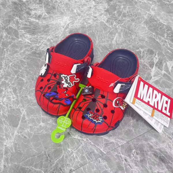 Dép sục crocs Spiderman đỏ đế xanh
