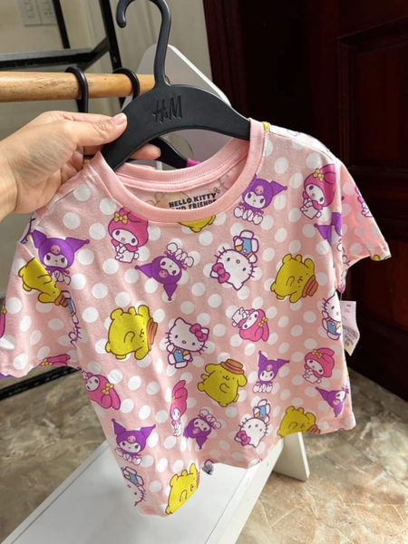 Áo phông cotton cộc tay Hello Kitty and Friends by Sanrio 3 màu hồng, tím, cam