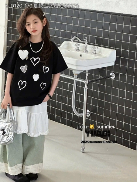 Áo phông cộc tay gắn họa tiết trái tim 3 màu trắng, hồng, đen