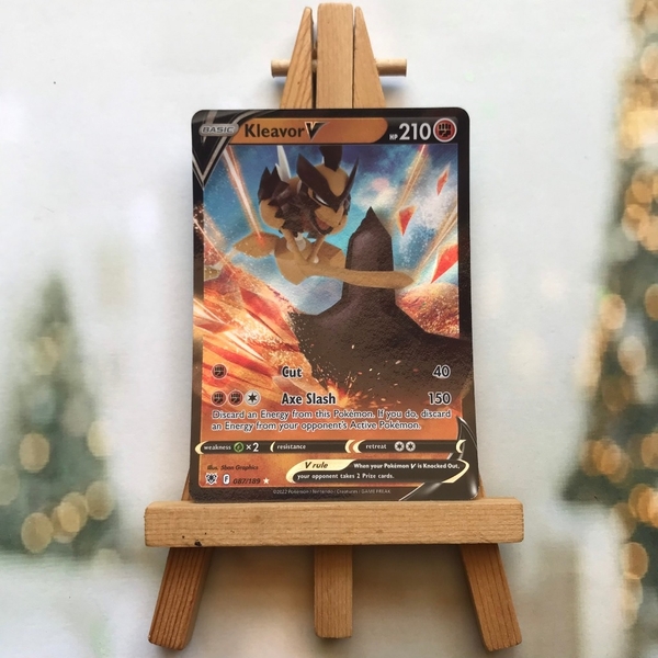 Thẻ hình Pokemon Kleavor V 087/189 - Lá bài lẻ Astral Radiance Ultra Rare tiếng Anh chính hãng