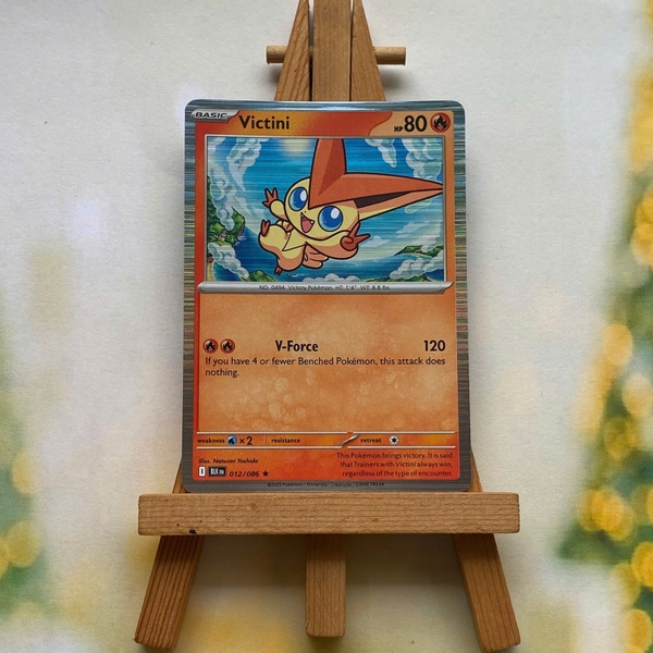 Thẻ hình Pokemon Victini 012/086 - Lá bài lẻ Black Bolt Holo Rare Poke Ball Holo tiếng Anh chính hãng