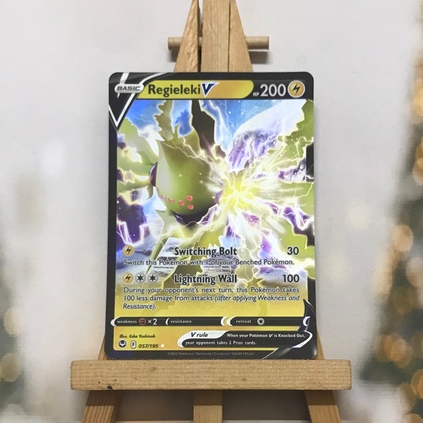 Thẻ hình Pokemon Regieleki V 057/195 - Lá bài lẻ Silver Tempest Ultra Rare tiếng Anh chính hãng ảnh 2