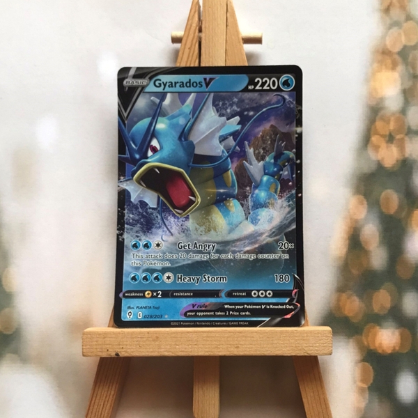 Thẻ hình Pokemon Gyarados V 028/203 - Lá bài lẻ Evolving Skies Ultra Rare tiếng Anh chính hãng