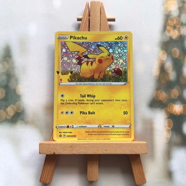 Thẻ hình Pokemon Pikachu SWSH039 - Lá bài lẻ 25th Anninversary General Mills Promo tiếng Anh chính hãng