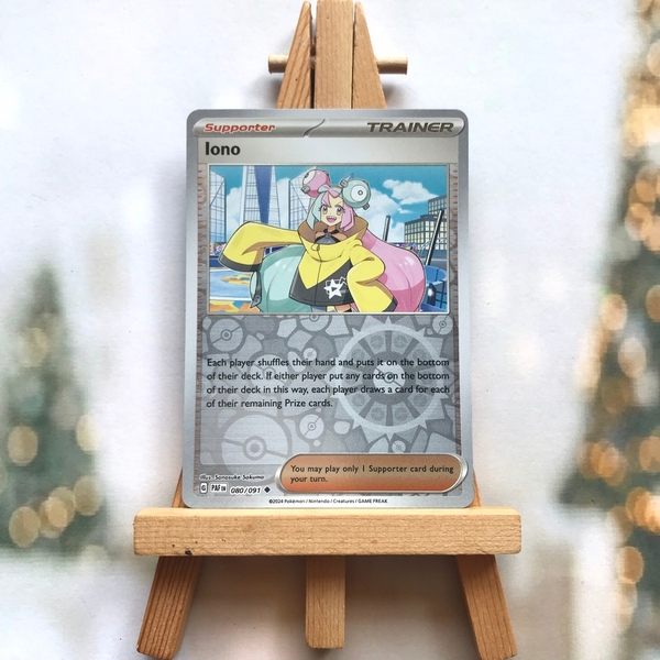 Thẻ hình Pokemon Iono 080/091 - Lá bài lẻ Paldean Fates Uncommon Reverse Holo tiếng Anh chính hãng