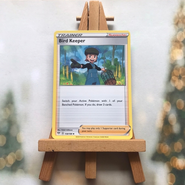 Thẻ hình Pokemon Bird Keeper 159/189 - Lá bài lẻ Darkness Ablaze Uncommon Reverse Holo tiếng Anh chính hãng