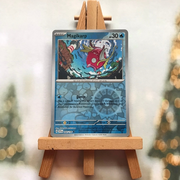 Thẻ hình Pokemon Magikarp 044/198 - Lá bài lẻ Scarlet & Violet Base Set Common Reverse Holo tiếng Anh chính hãng ảnh 2