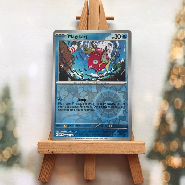 Thẻ hình Pokemon Magikarp 044/198 - Lá bài lẻ Scarlet & Violet Base Set Common Reverse Holo tiếng Anh chính hãng ảnh 3