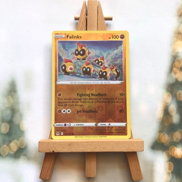 Thẻ hình Pokemon Falinks 110/196 - Lá bài lẻ Sword & Shield: Lost Origin Common Reverse Holo tiếng Anh chính hãng