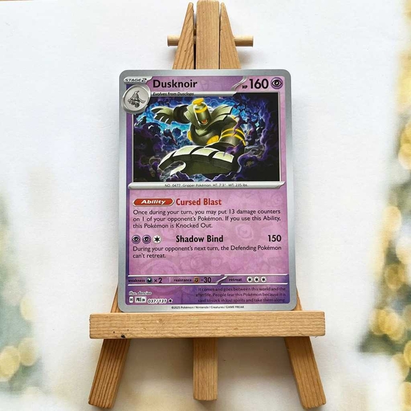 Thẻ hình Pokemon Dusknoir 037/131 - Lá bài lẻ Prismatic Evolutions Rare Reverse Holo tiếng Anh chính hãng ảnh 3