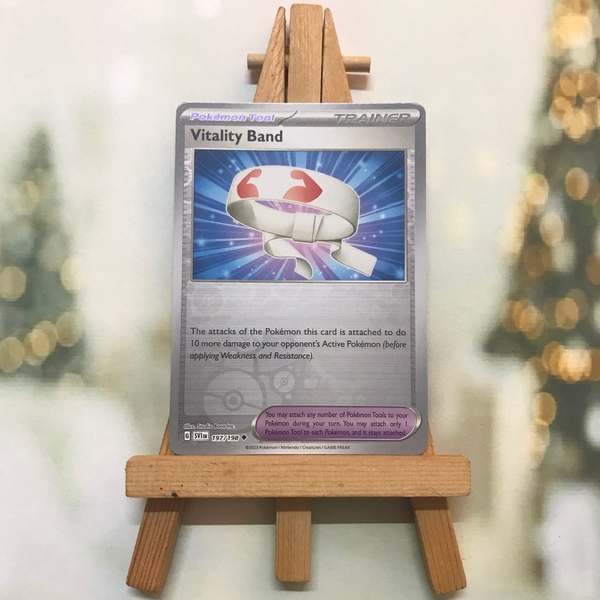 Thẻ hình Pokemon Vitality Band 197/198 - Lá bài Scarlet & Violet Base Set Uncommon Reverse Holo tiếng Anh chính hãng ảnh 4