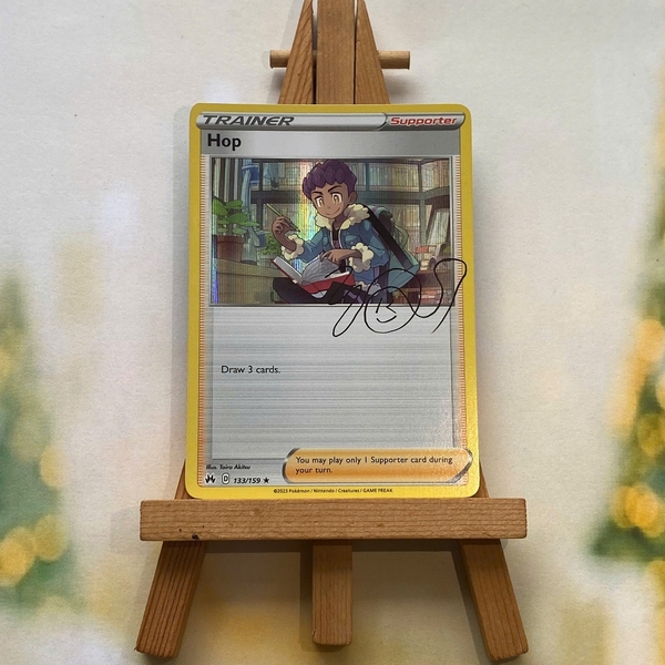 Thẻ hình Pokemon Hop 133/159 - Lá bài lẻ Crown Zenith Signature Rare Reverse Holo tiếng Anh chính hãng