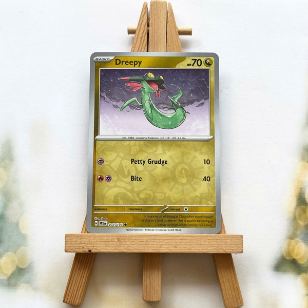 Thẻ hình Pokemon Dreepy 071/131 - Lá bài lẻ Prismatic Evolutions Common Reverse Holo tiếng Anh chính hãng
