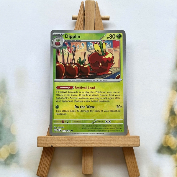 Thẻ hình Pokemon Dipplin 010/131 - Lá bài lẻ Prismatic Evolutions Uncommon Reverse Holo tiếng Anh chính hãng ảnh 2