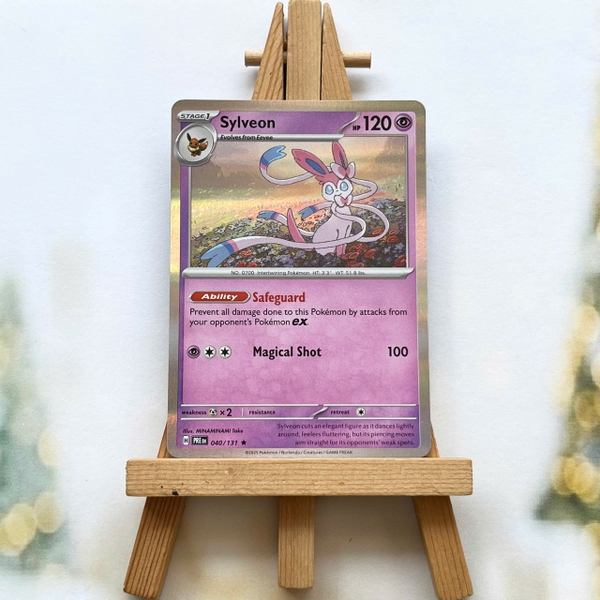 Thẻ hình Pokemon Sylveon 040/131 - Lá bài lẻ Prismatic Evolutions Rare Reverse Holo tiếng Anh chính hãng ảnh 2